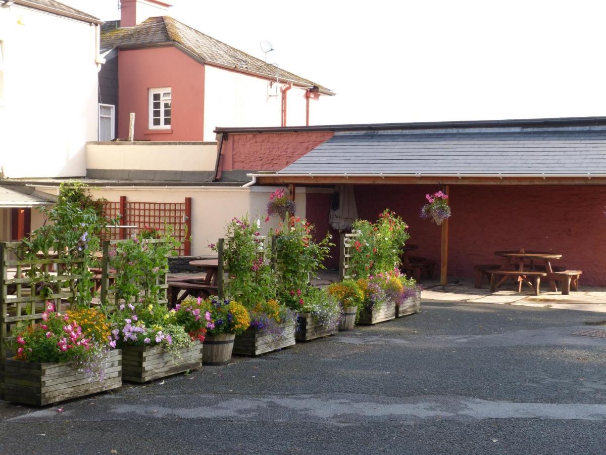 The Railway Inn Galmpton Екстериор снимка